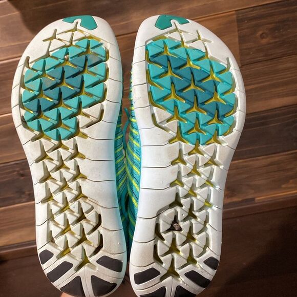 Nike Flyknit Teal Neon Yellow Lightweight Running Shoes Size 6.5 - Picture 9 of 9